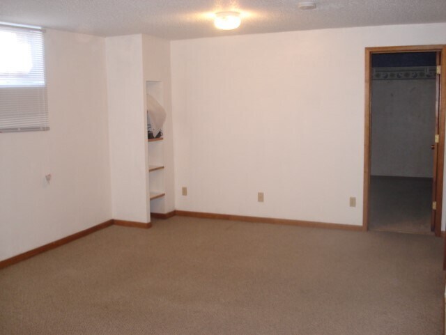 Building Photo - 2461 Northridge Dr