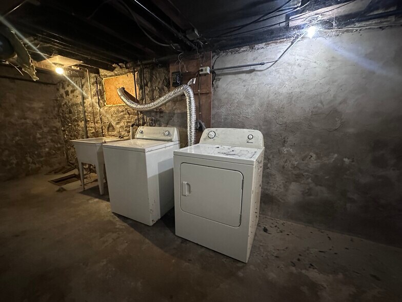 Building Photo - 315 N 2nd Ave