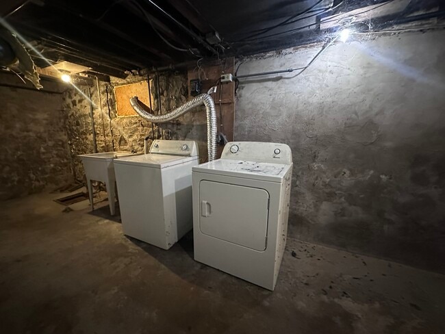 Building Photo - 315 N 2nd Ave