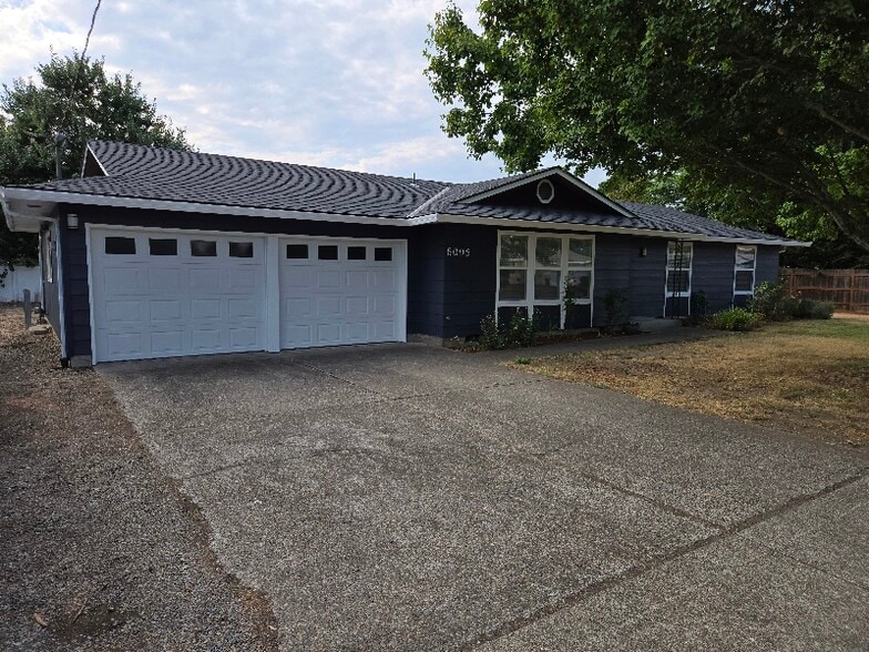 Primary Photo - 6095 McLeod Ln NE