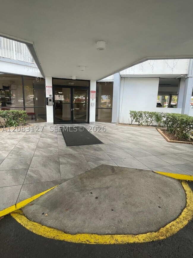 Building Photo - 1200 NE Miami Gardens Dr