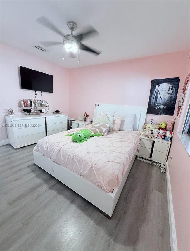 Building Photo - 9495 Dominican Dr