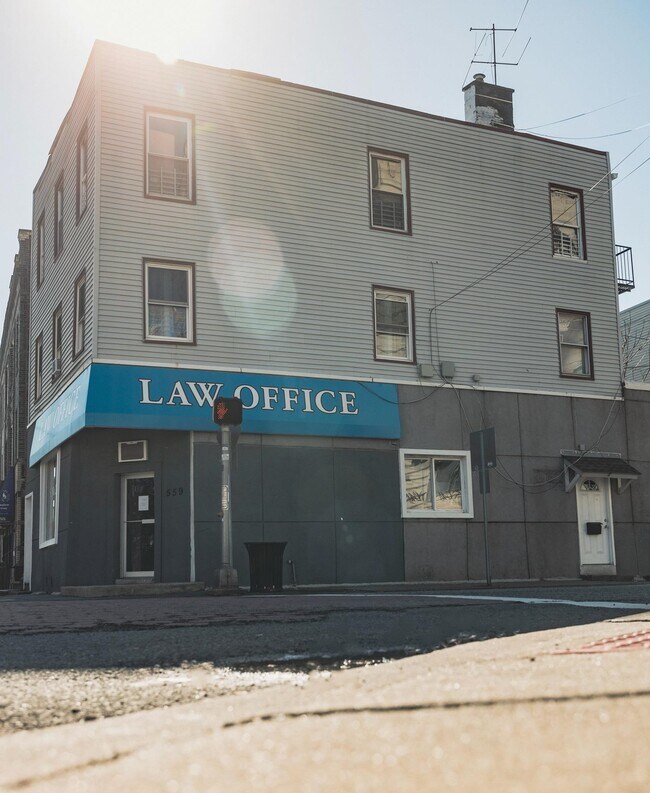 Building Photo - 559 Newark Ave