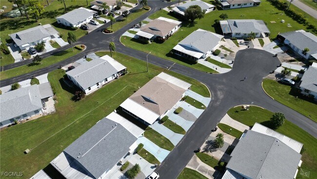 Building Photo - 10 Dawn Flower Cir