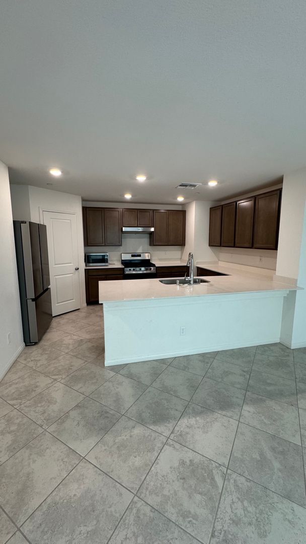 Building Photo - 2 Story 3 bedrooms 3 full baths Inspirada Henderson