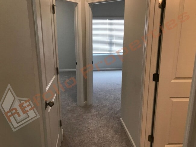 Building Photo - Beautiful 3 Story 4 Bedrooms 2 Car Garage ...