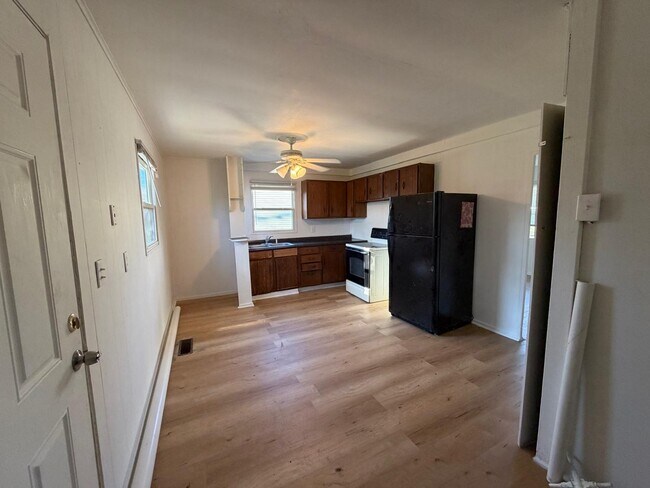 Building Photo - 1440 Azalea Dr