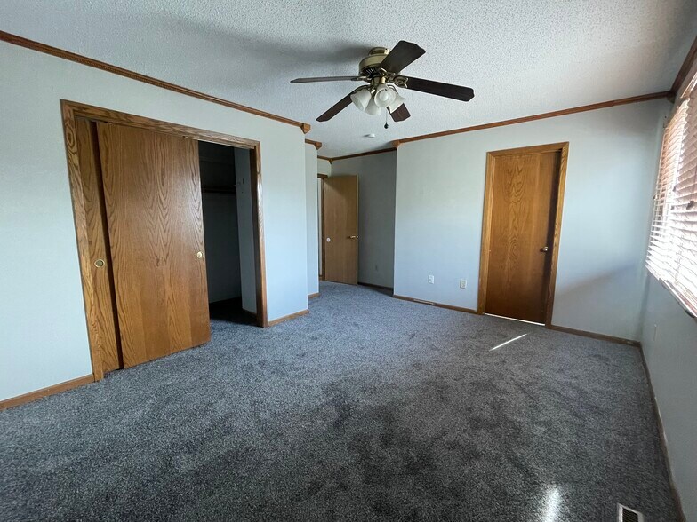 Building Photo - 4206 SE 23rd St