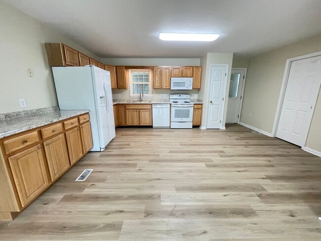 Building Photo - Incredible, newly renovated 3 br 3.5 ba Ca...