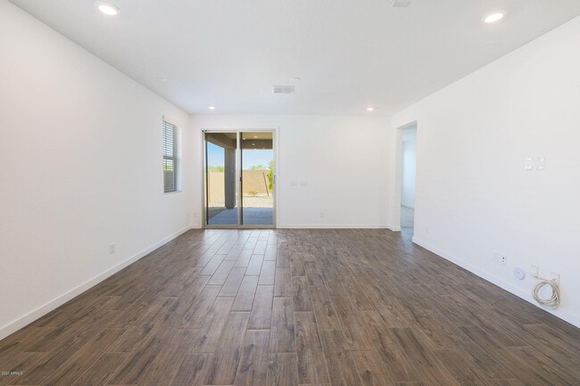 Building Photo - 16581 W Charlotte Dr