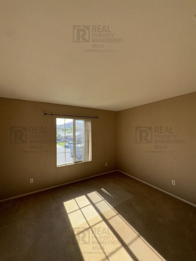 Building Photo - 756 Conlon Dr