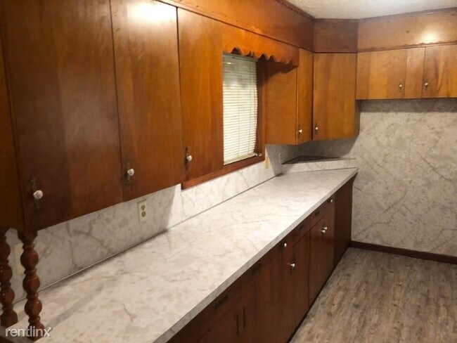 Building Photo - 3 br, 1 bath House - 3315 Suncrest