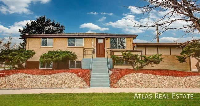 Primary Photo - 1430 E Iowa Ave