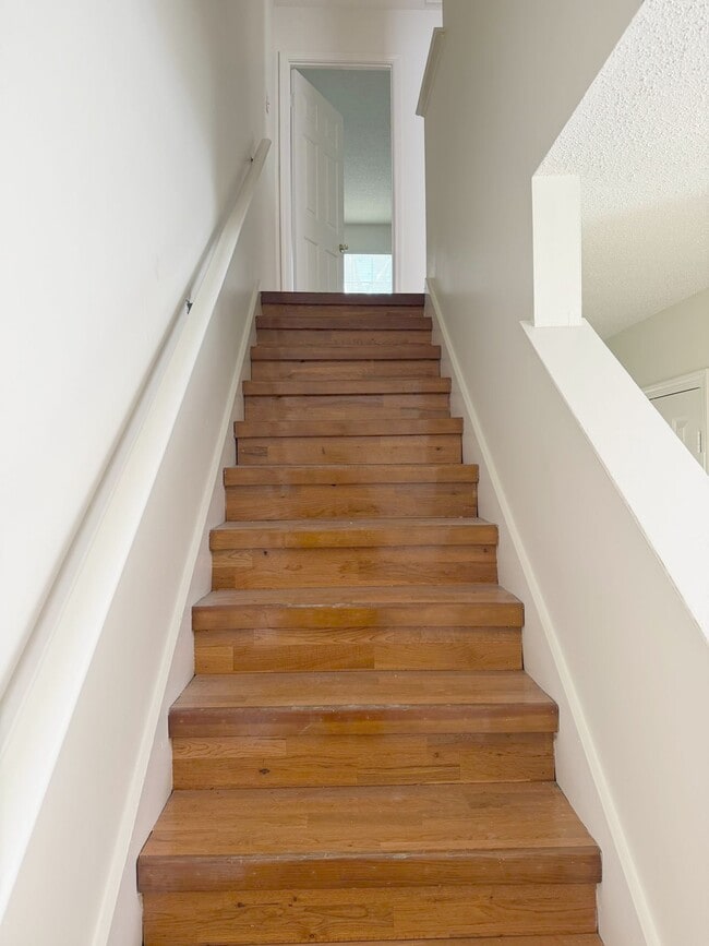 Building Photo - 6968 Wesley Ct