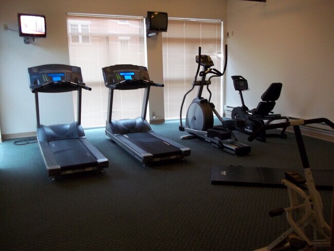 Building Photo - 123 King St