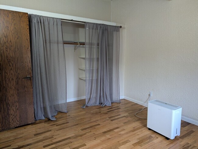 Building Photo - 825 N Laventure Rd