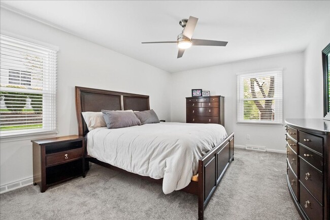 Building Photo - Spacious Ranch in Des Peres