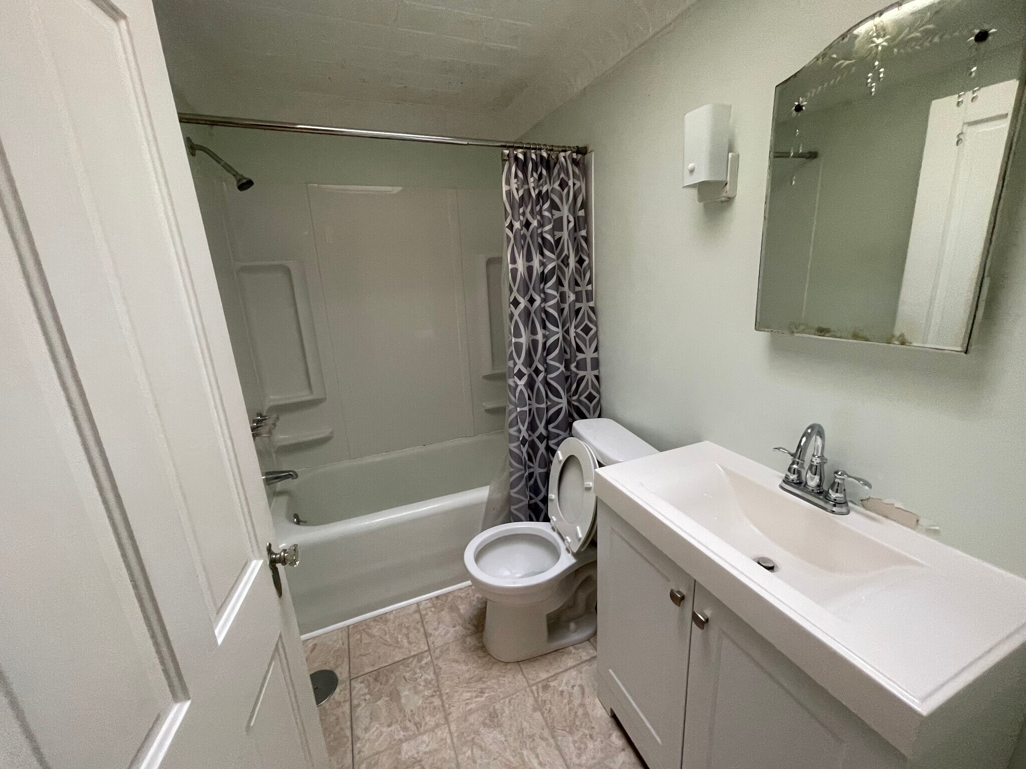 Building Photo - 411 W Sullivan St