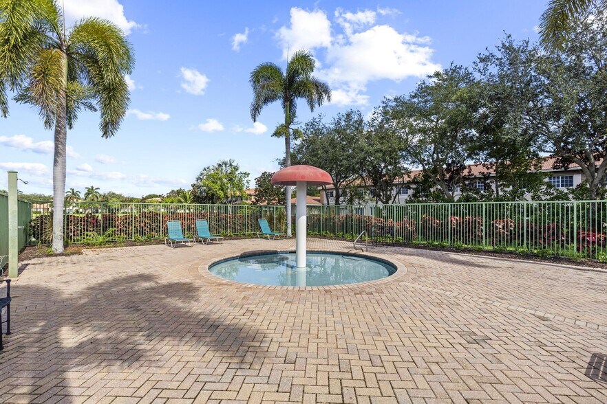 Building Photo - 6752 Heritage Grande