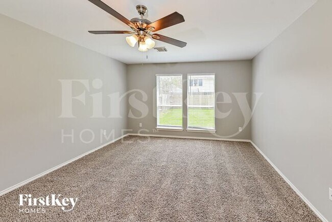Building Photo - 18402 Wolf Creek Tr