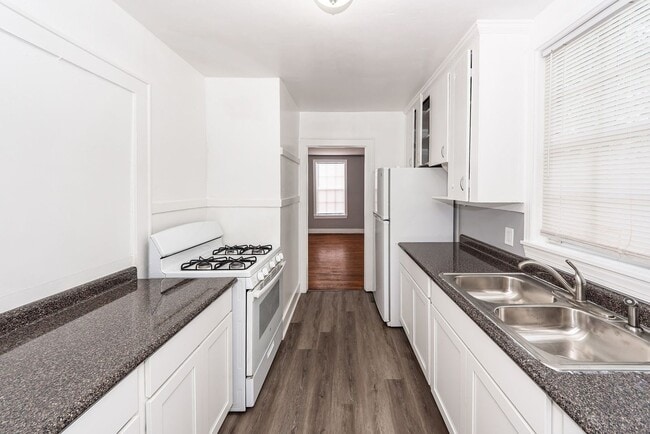 Building Photo - 3 Bedroom, 1 Bathroom Home in Dorchester Terrace - North Charleston
