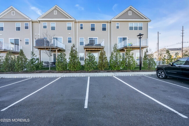 Building Photo - 2002 Evans Ln