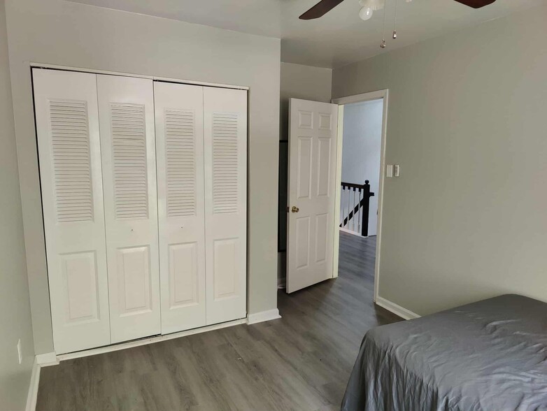 Bedroom 1 (3rd floor) - 11573 Overleigh Dr