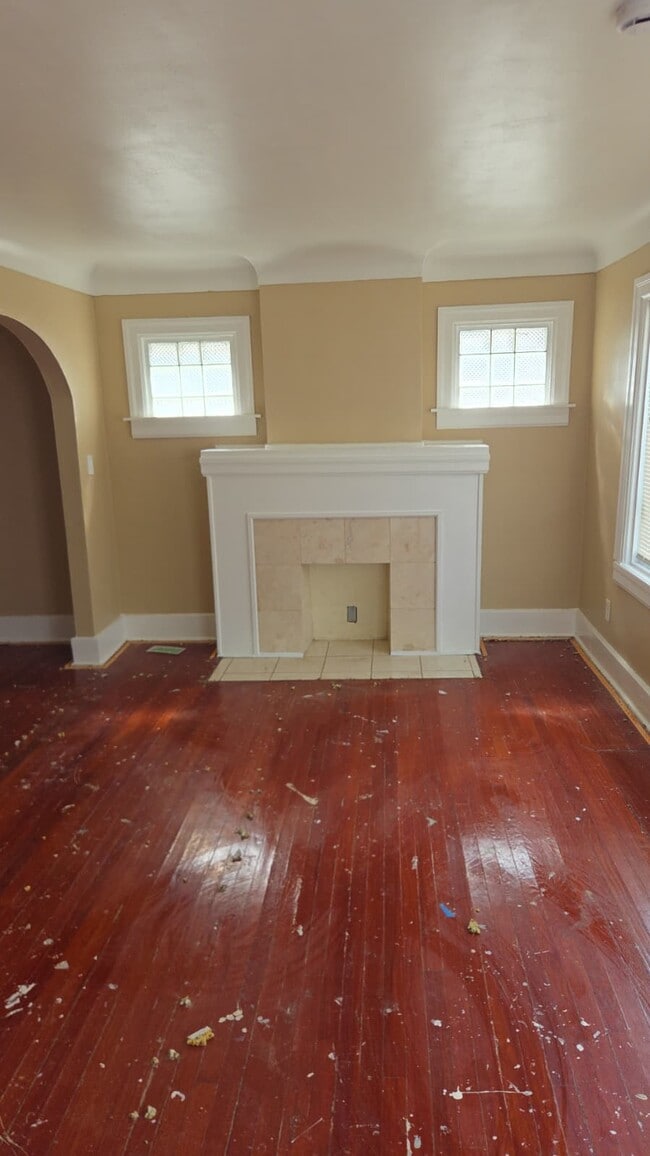 Building Photo - 9124 Manor St