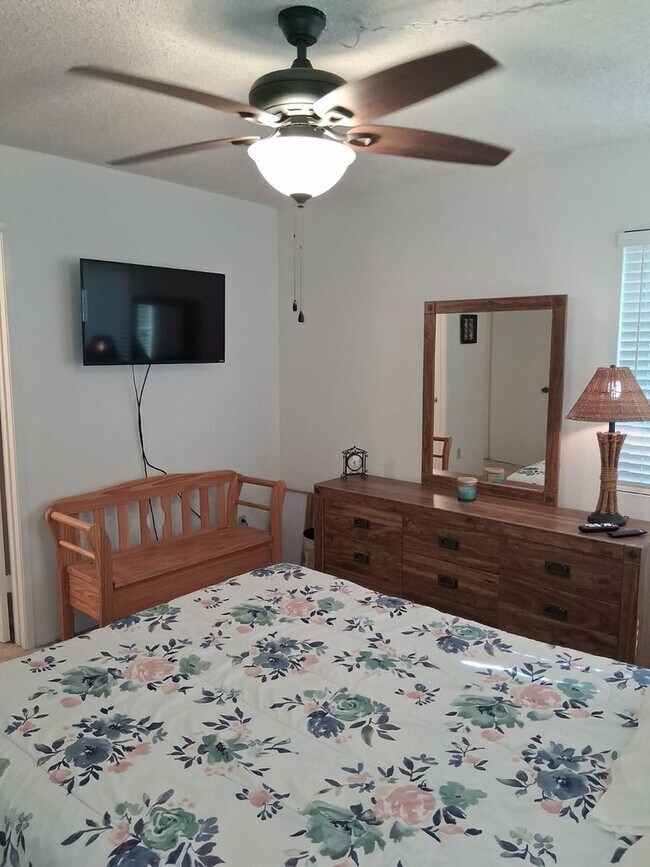 Building Photo - Dream Riverfront 2BR Condo in Bullhead City