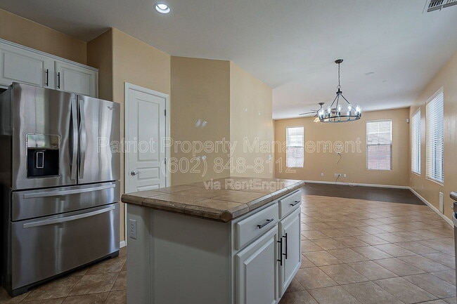 Building Photo - 2078 E Flint St