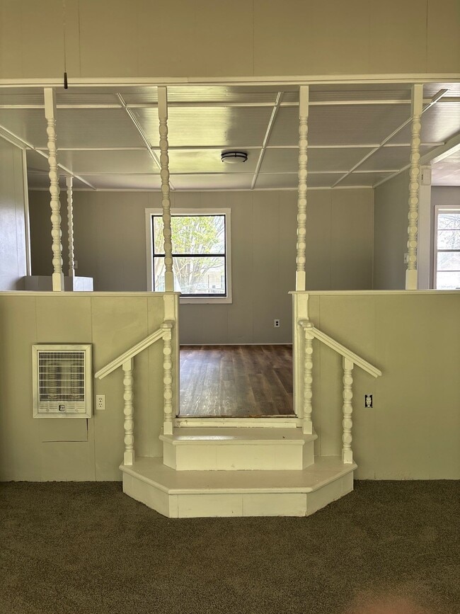 Building Photo - 211 Nance St