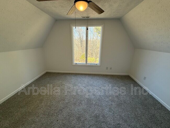 Building Photo - 505 Duel Ln