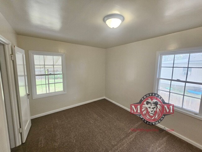 Building Photo - Remodeled 2 Bd 1.5 Ba Home in Sandy