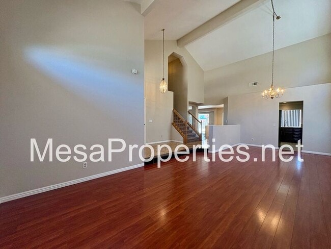 Building Photo - 14383 La Crescenta Ave