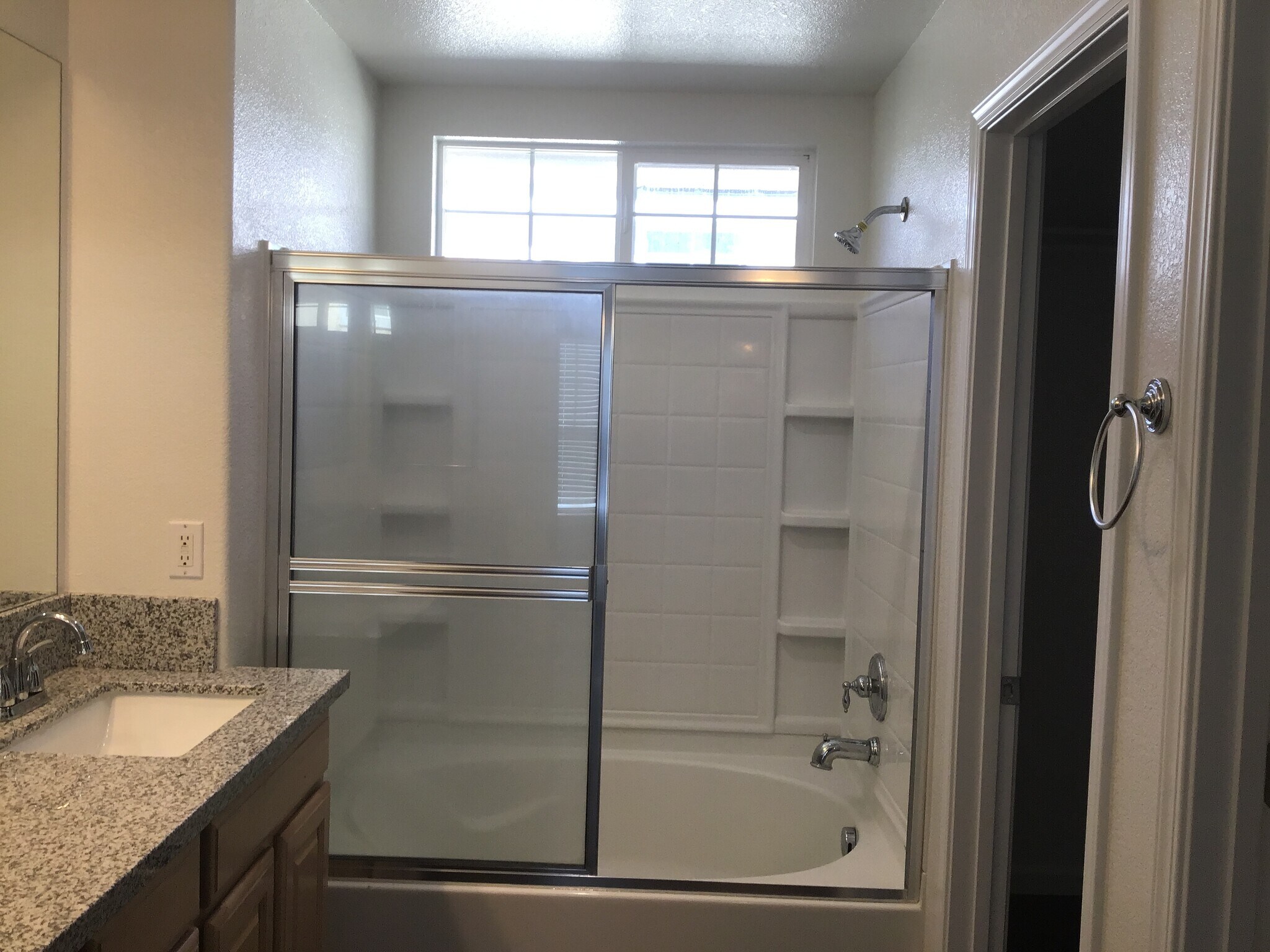 Building Photo - 3976 Dominus Dr