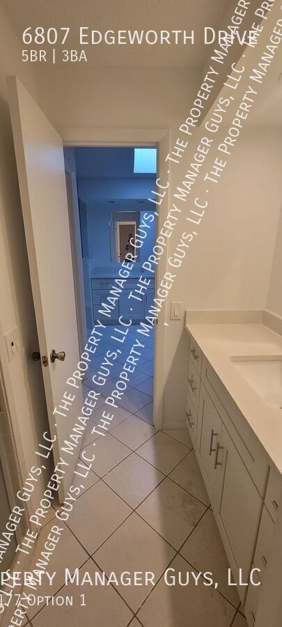 Building Photo - 6807 Edgeworth Dr