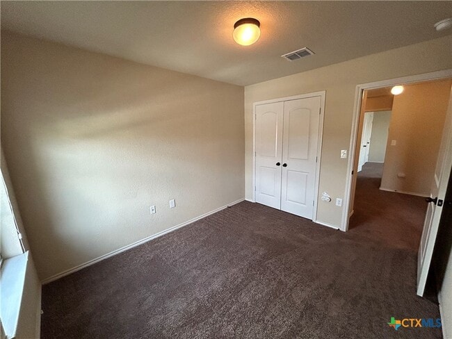 Building Photo - 665 Creekside Cir