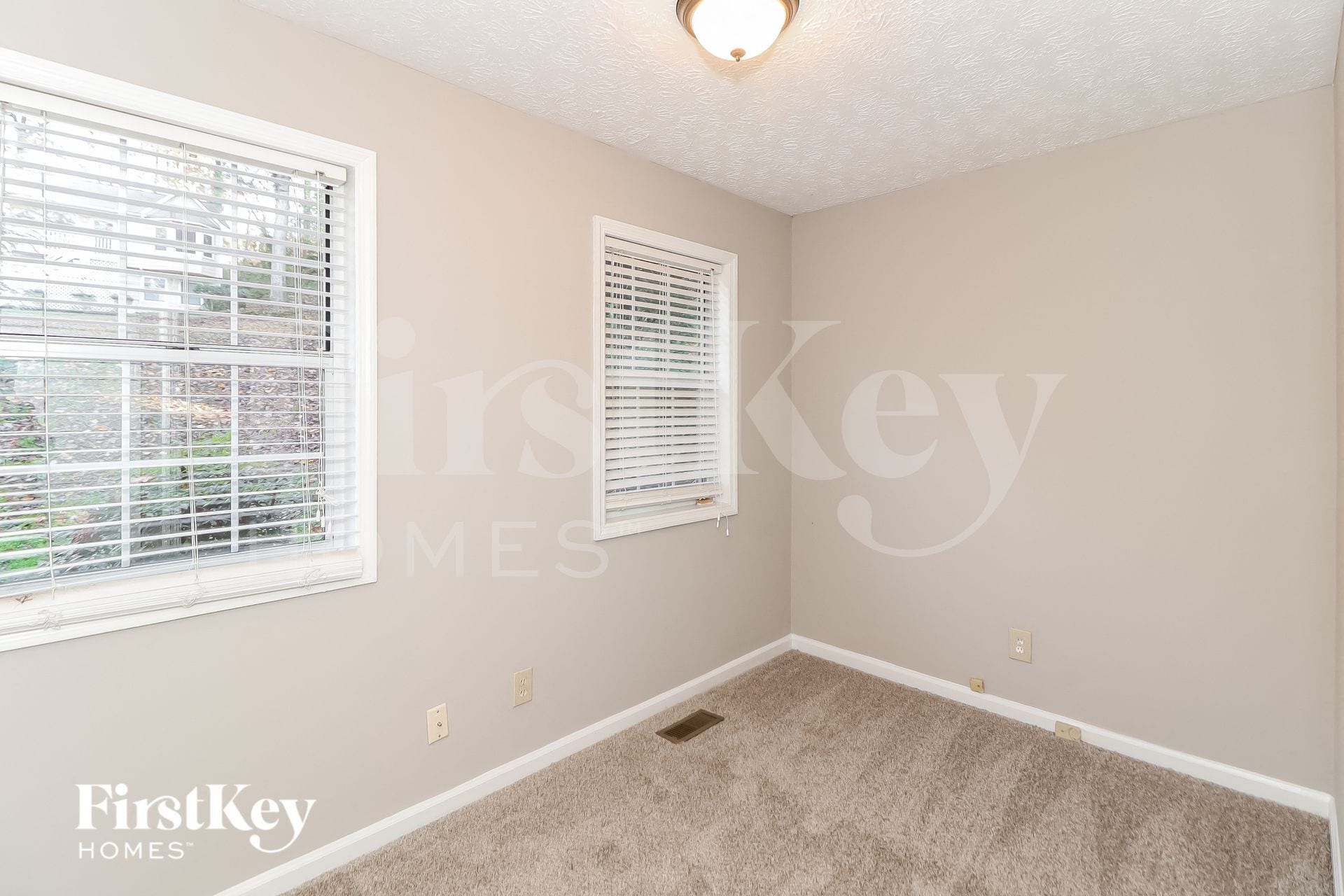 Building Photo - 2739 Hawk Trace NE