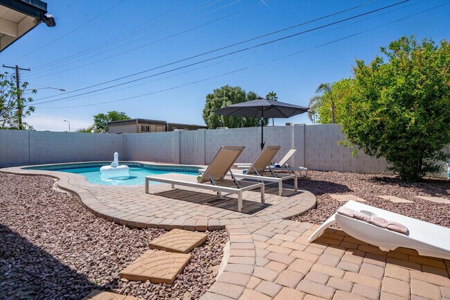 Building Photo - 4920 N 85th St