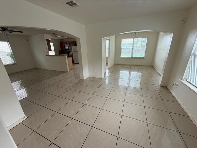 Building Photo - 946 Blanchard Hill Ln
