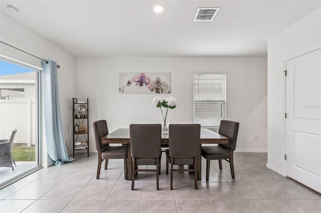 Building Photo - 5667 Chorleywood Ln