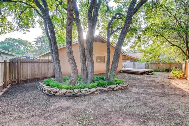 Building Photo - 4501 Kalama Dr
