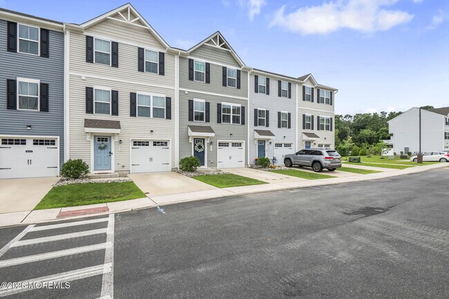 Building Photo - 205 Cyprus Ct