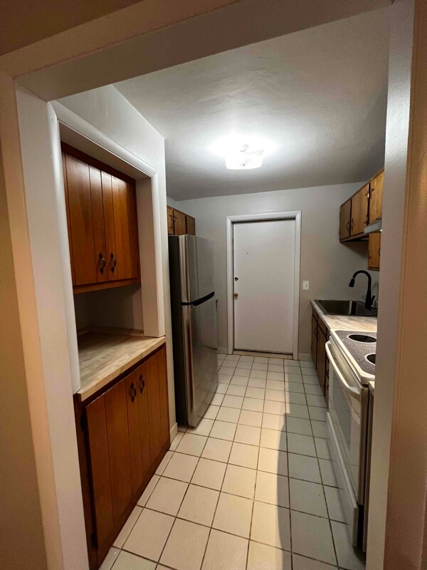 Building Photo - 5098 Main St