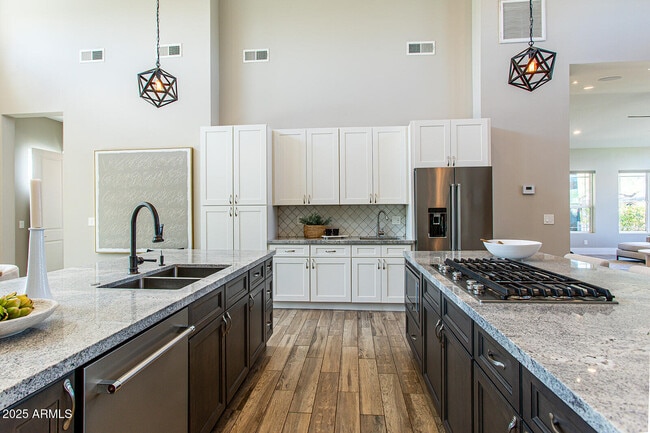 Building Photo - 3801 E Glenrosa Ave