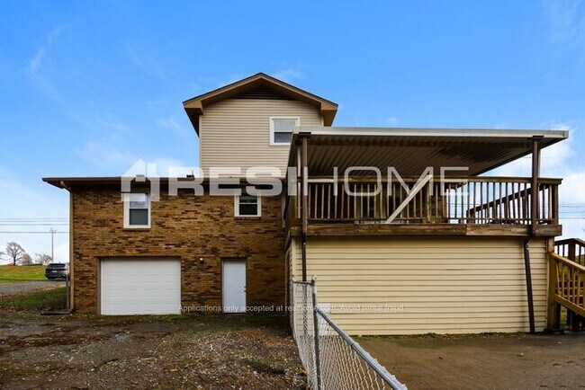 Building Photo - 2592 Fairview Blvd