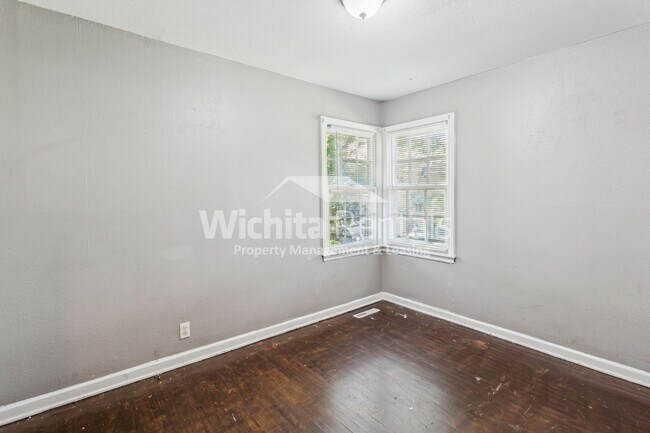 Building Photo - 3 bedroom 1 bath home