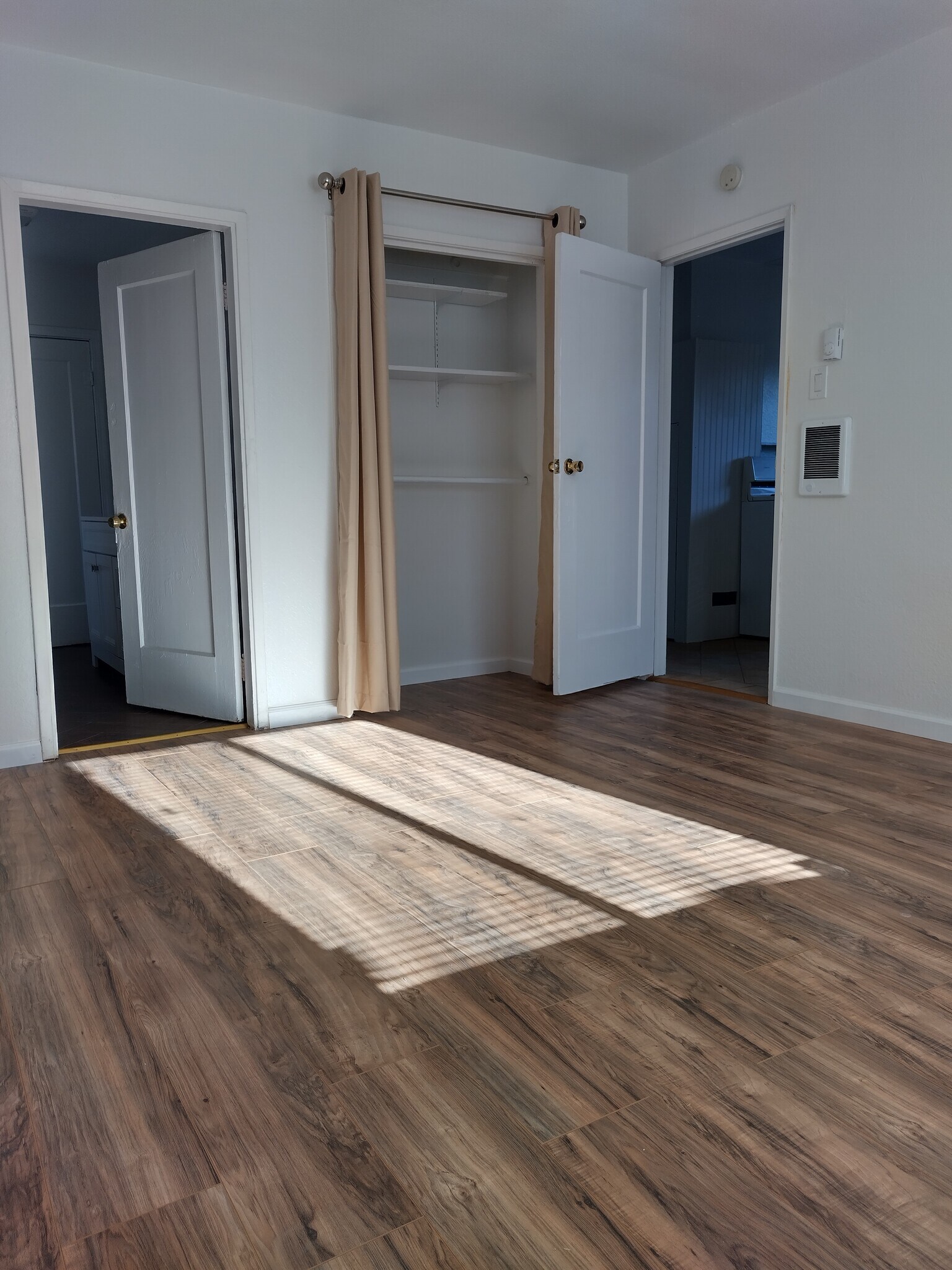 Building Photo - 265 S 21st St