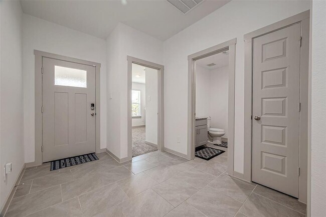 Building Photo - 4963 Pne Hvn Ln