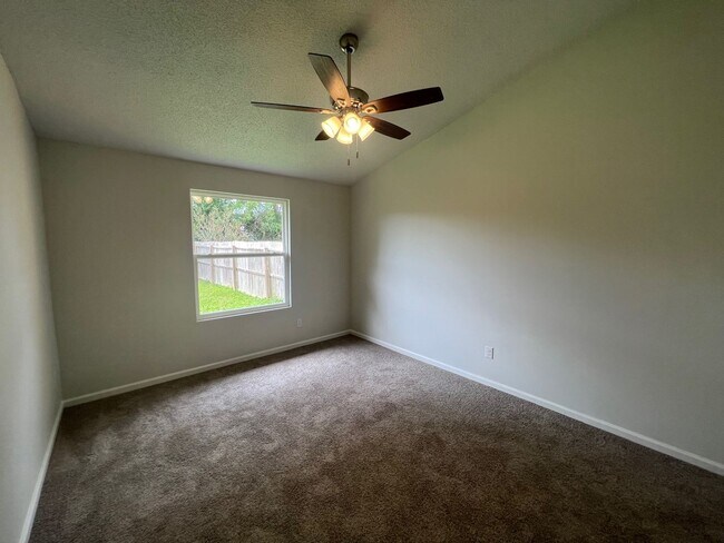 Building Photo - Beautifully remodeled home for rent in Ald...